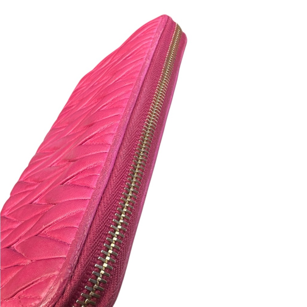 Miu Miu Pink Quilted Matellase long zip Wallet with Gold Accents - Picture 3 of 9